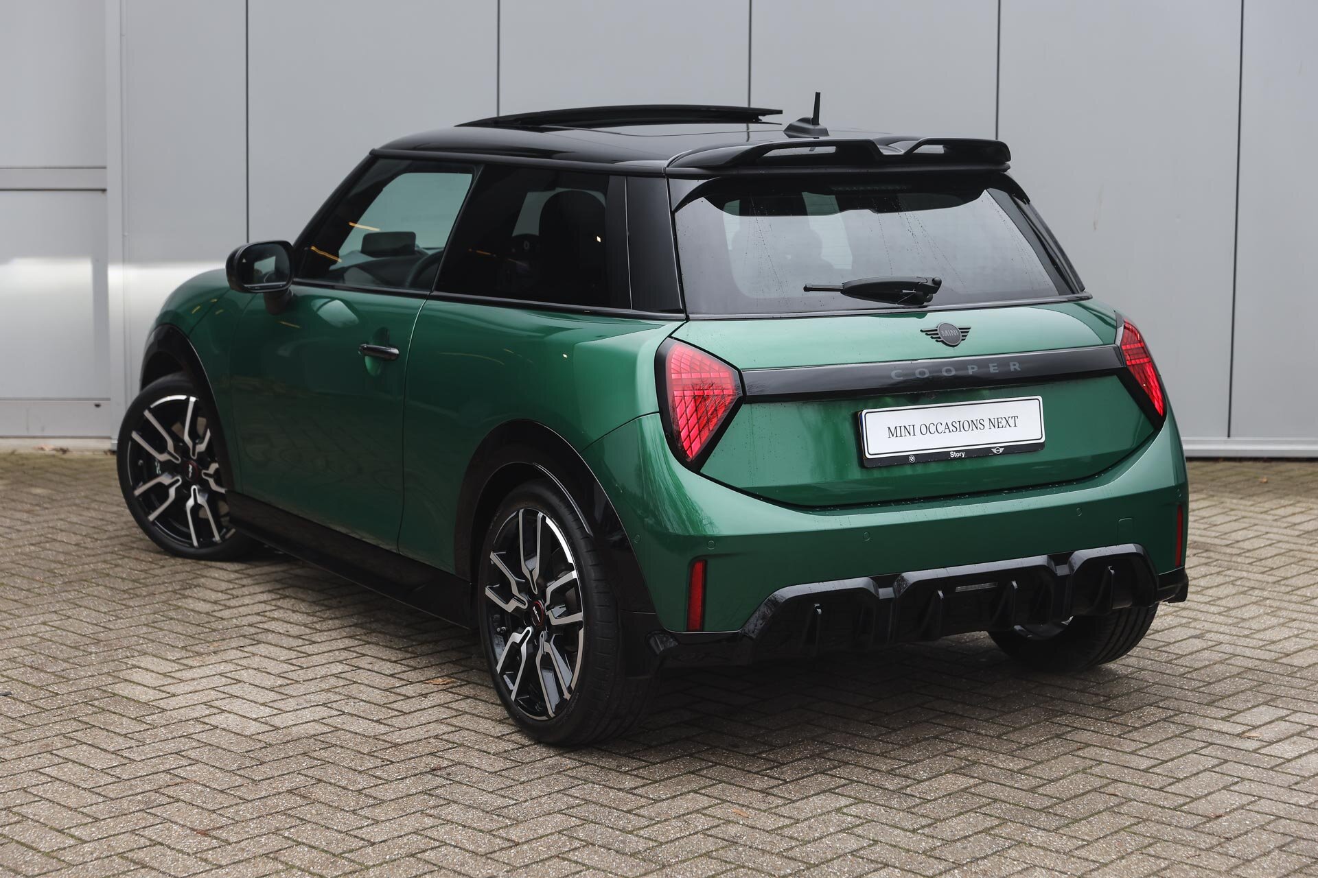 MINI Hatchback Cooper C Automaat - Afbeelding 2