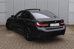 BMW 3 Serie 330e M Sport Automaat - Afbeelding 2