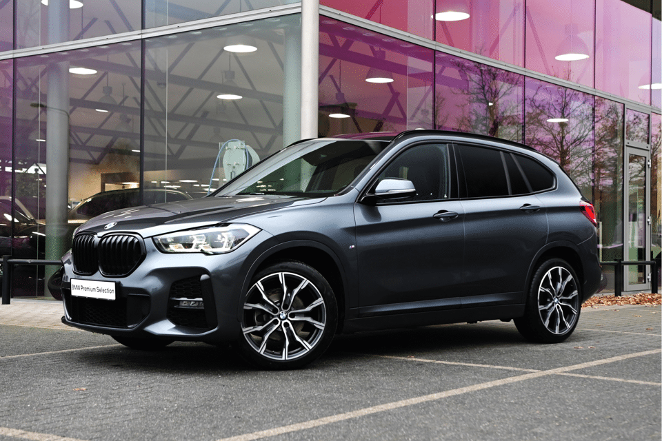 BMW X1 sDrive18i Executive M Sport Automaat - Afbeelding 1