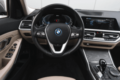 BMW 3 Serie Touring 330e M Sport Automaat - Afbeelding 3