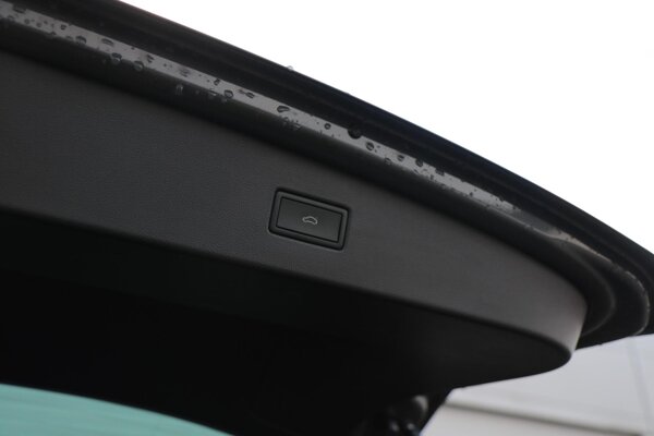 elektrisch bedienbare achterklep met sensorsturing