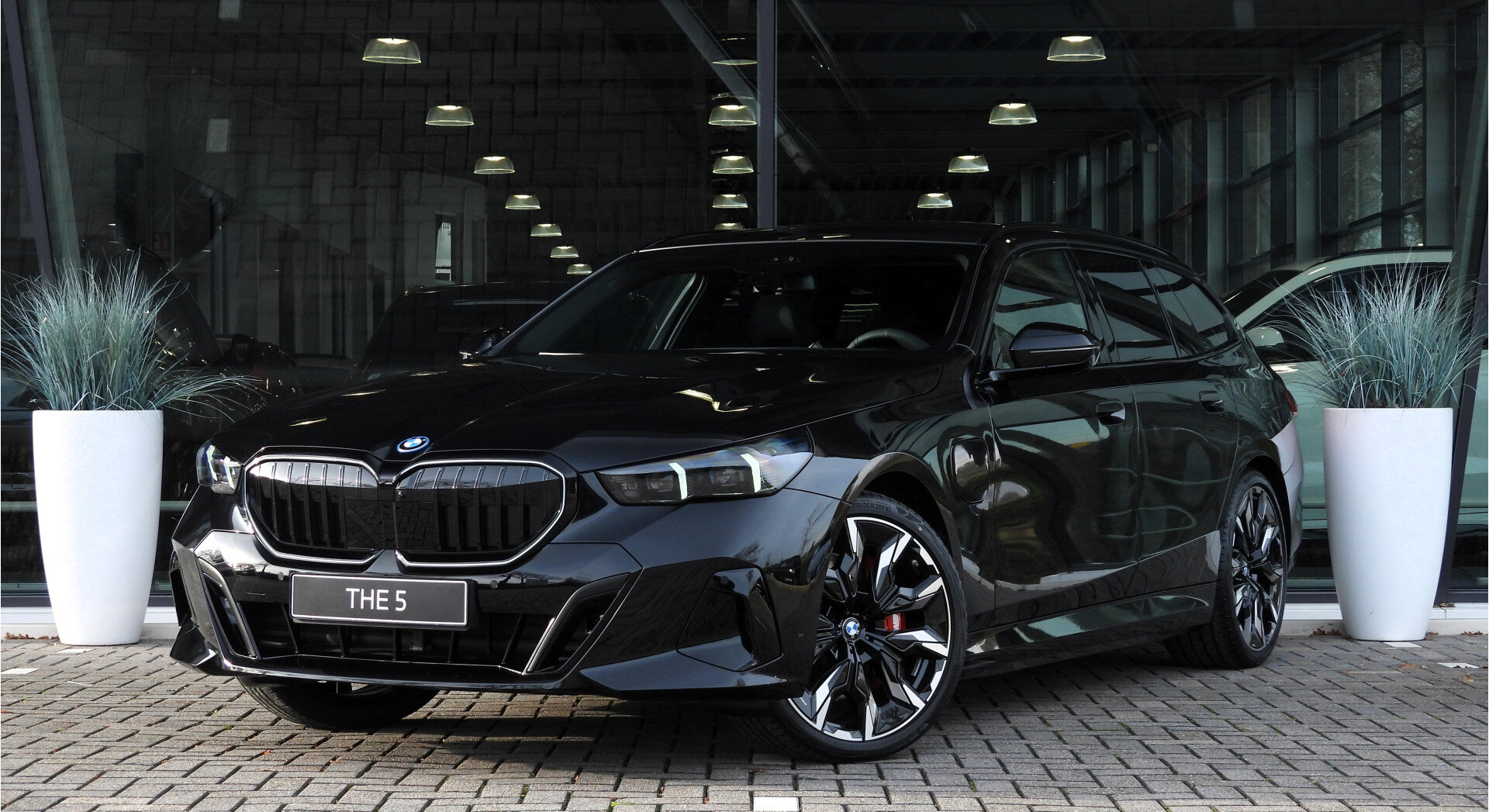 BMW 5 Serie Touring 550e xDrive M Sport Automaat