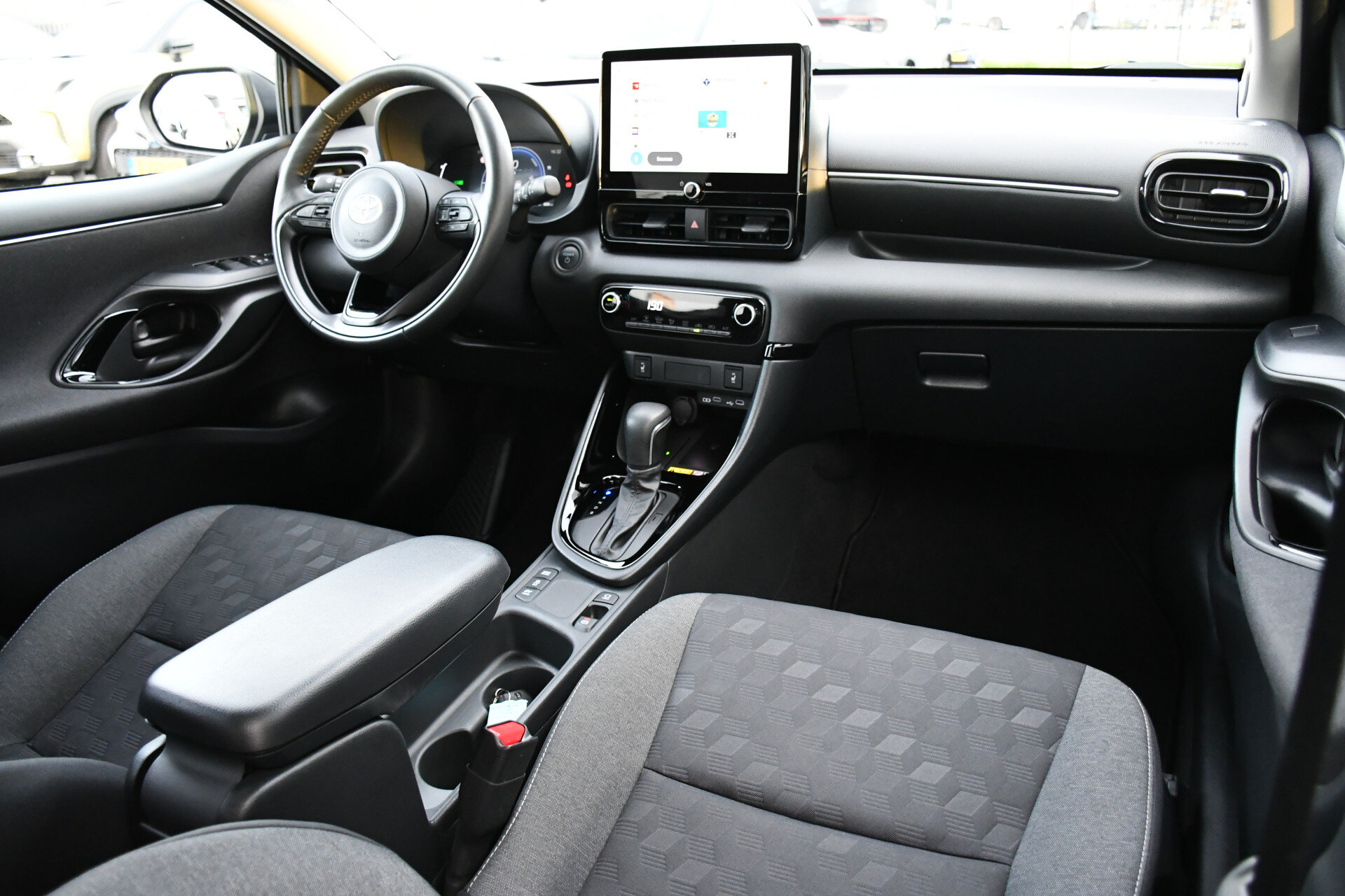 Toyota Yaris 1.5 Hybrid 115 Dynamic Automaat 116pk - Afbeelding 3