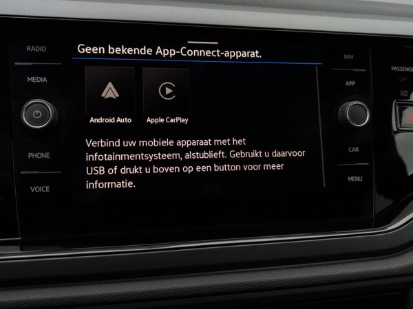 Apple Carplay/Android Auto Apple Carplay/Android Auto