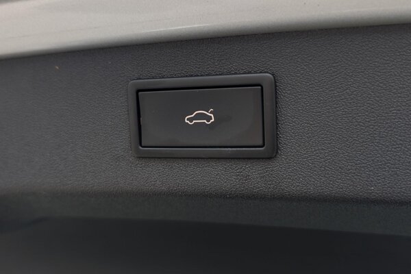 elektrisch bedienbare achterklep met sensorsturing elektrisch bedienbare achterklep met sensorsturing