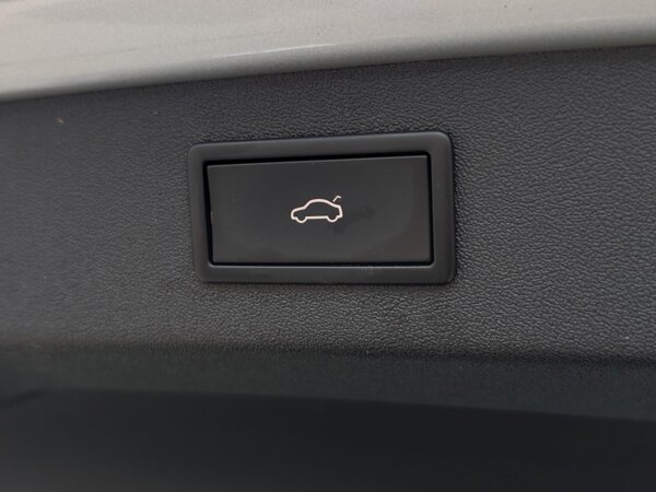 elektrisch bedienbare achterklep met sensorsturing elektrisch bedienbare achterklep met sensorsturing