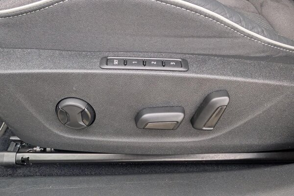 elektrisch verstelbare bestuurdersstoel met geheugen elektrisch verstelbare bestuurdersstoel met geheugen