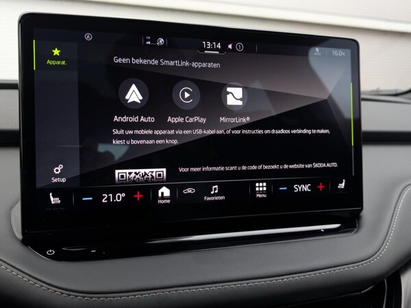 Apple Carplay/Android Auto Apple Carplay/Android Auto