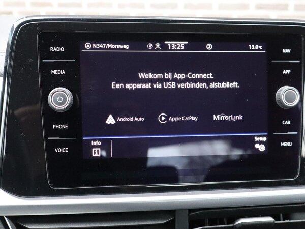 Apple Carplay/Android Auto Apple Carplay/Android Auto