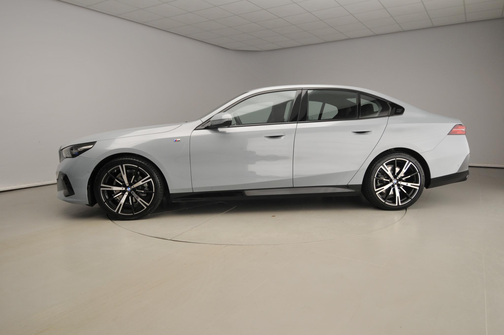 BMW 5 Serie Sedan 520i - Afbeelding 2