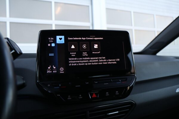 Apple Carplay/Android Auto Apple Carplay/Android Auto