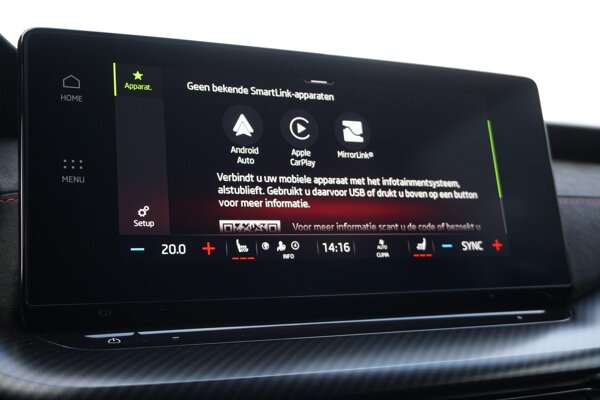 Apple Carplay/Android Auto Apple Carplay/Android Auto