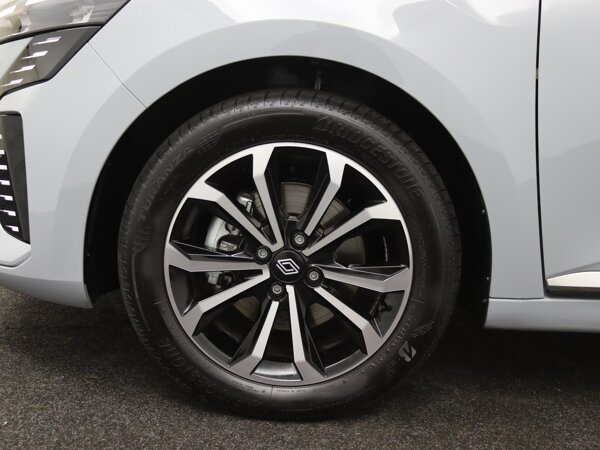 lichtmetalen wielen 16" 'Boa Vista Noir Diamantée' lichtmetalen wielen 16" 'Boa Vista Noir Diamantée'