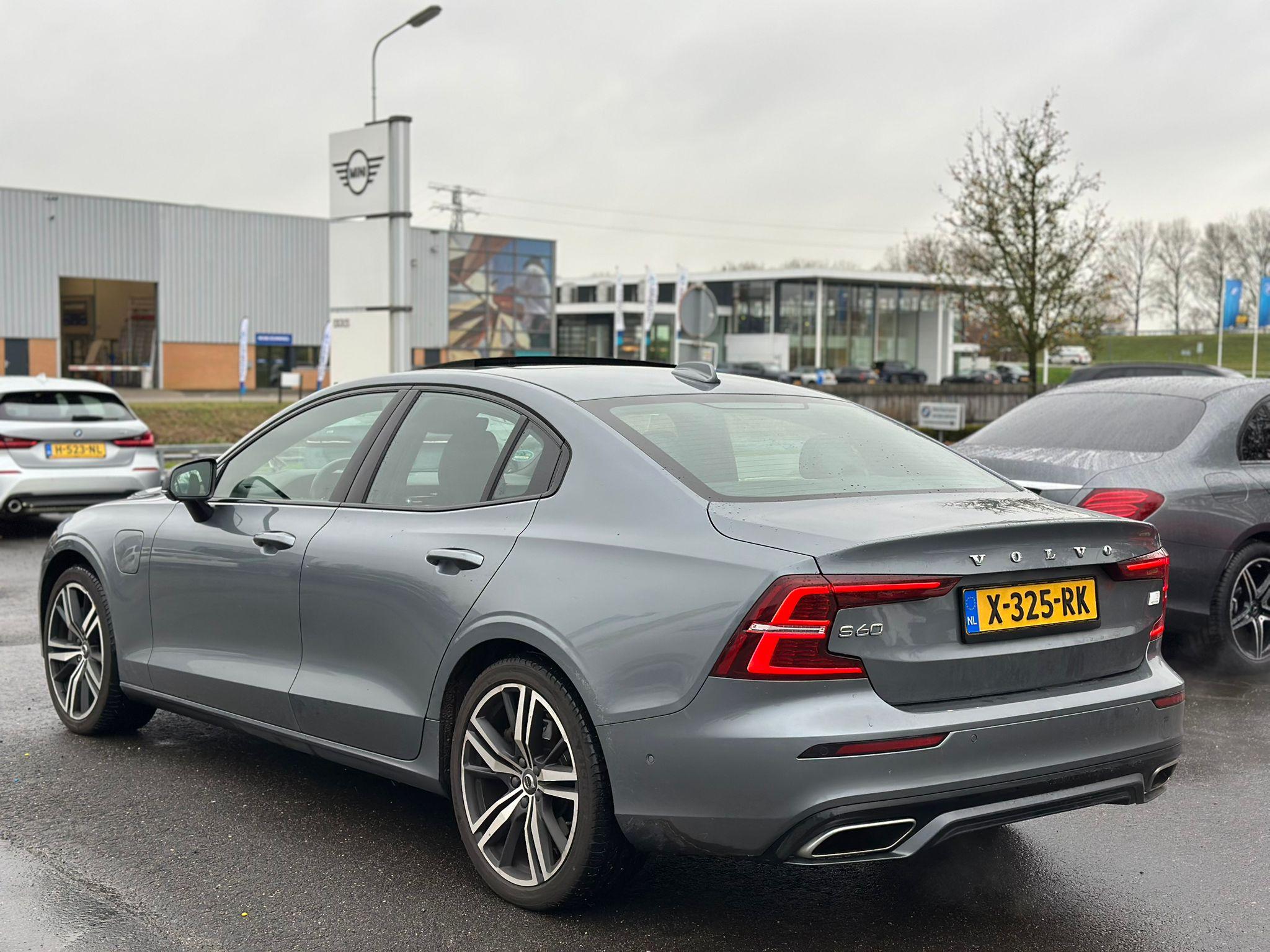 Volvo S60 2.0 Recharge T8 AWD R-Design - Afbeelding 3