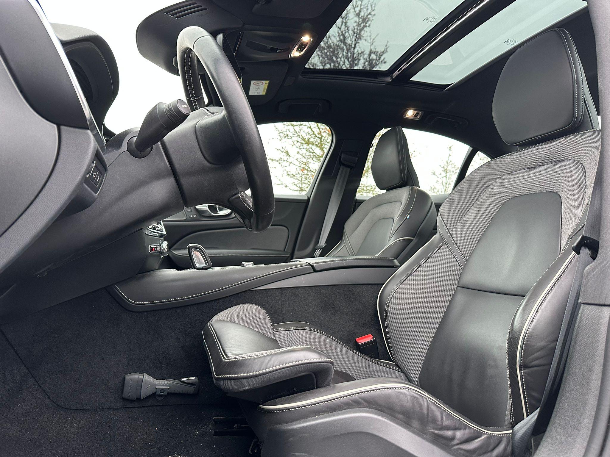 Volvo S60 2.0 Recharge T8 AWD R-Design - Afbeelding 4