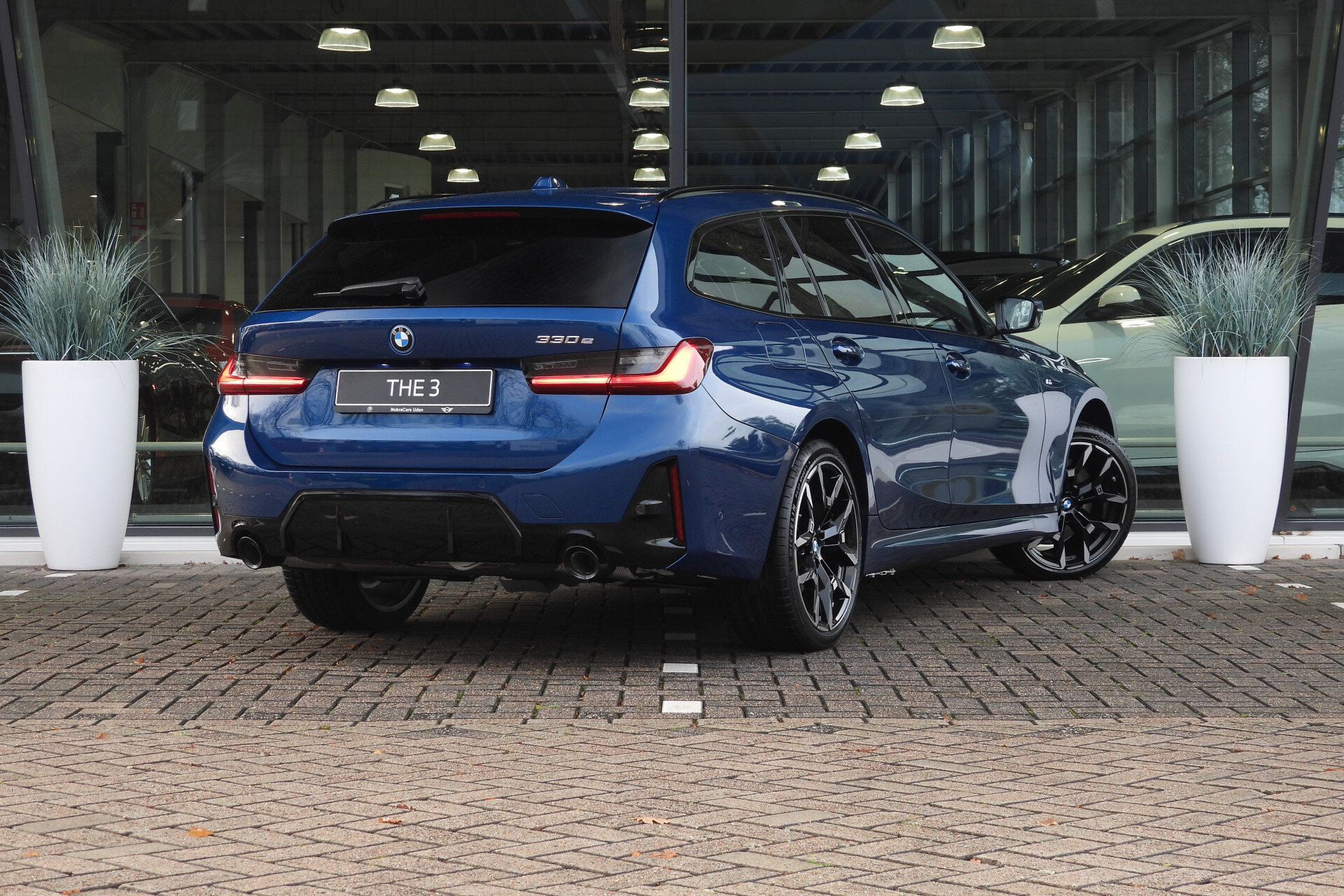 BMW 3 Serie Touring 330e High Executive M Sport Automaat - Afbeelding 4