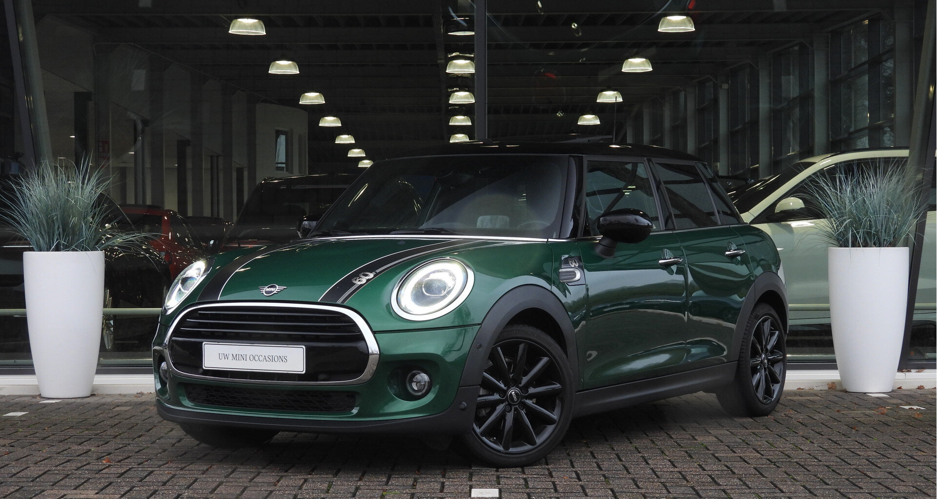 MINI Hatchback Cooper 60 Years Chili Automaat