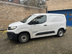 Opel Combo CARGO L1H1 LIGHT 1.5 Turbo D 100 MT6 * LAADBAKBESCHERMING * CAMERA * CARPLAY / ANDROID * 2 x USB * - Image 5