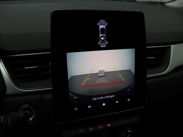 Parkeersensoren achter met achteruitrijcamera en sonische weergave