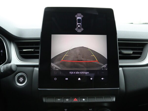 Parkeersensoren achter met achteruitrijcamera en sonische weergave Parkeersensoren achter met achteruitrijcamera en sonische weergave