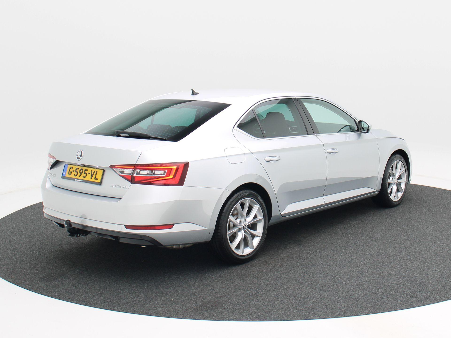 Skoda Superb 1.5 TSi 150 Pk Automaat Business Edition - Afbeelding 2