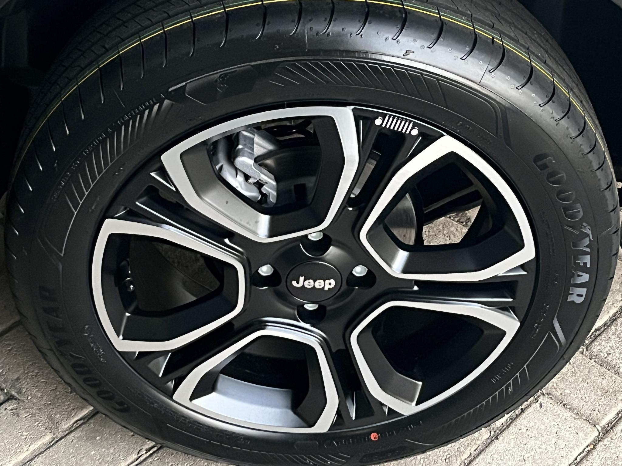 Jeep Avenger 1.2 e-Hybrid Summit - Afbeelding 4