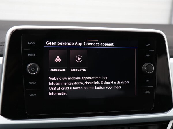 Apple Carplay/Android Auto Apple Carplay/Android Auto