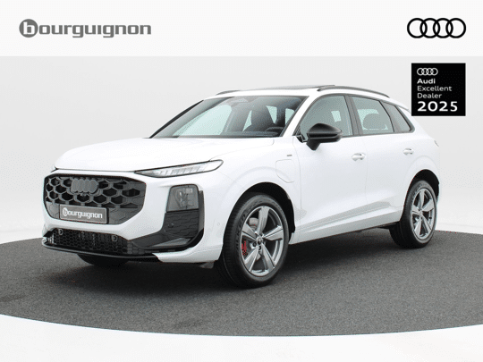 Audi Q3 e-hybrid | S edition | 272 PK |