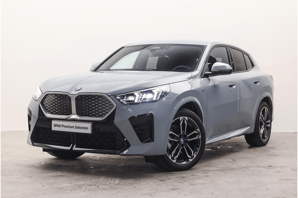 BMW iX2 eDrive20 M Sport - Afbeelding 1