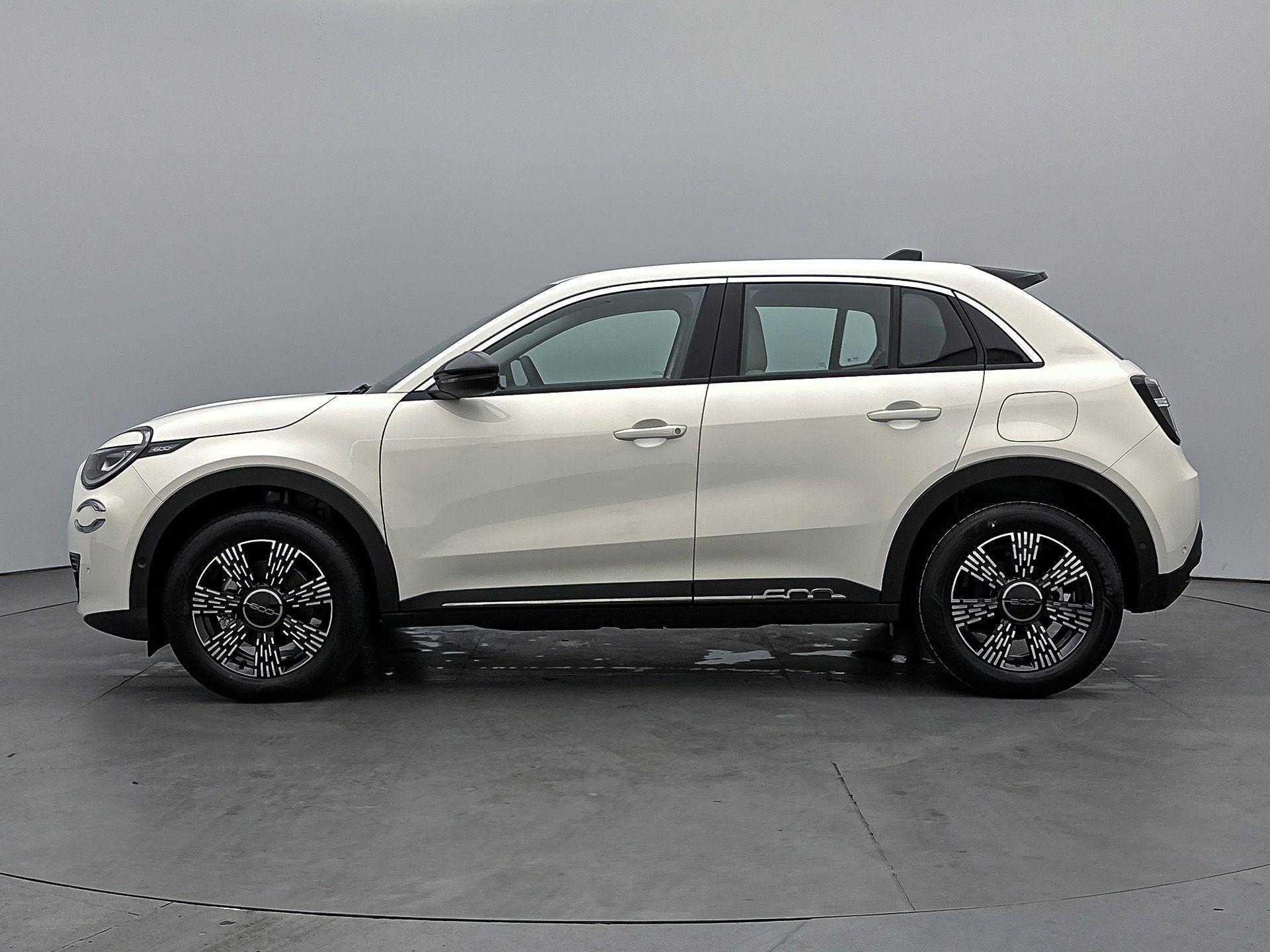 Fiat 600 600e Urban 54 kWh 156pk Automaat - Afbeelding 4