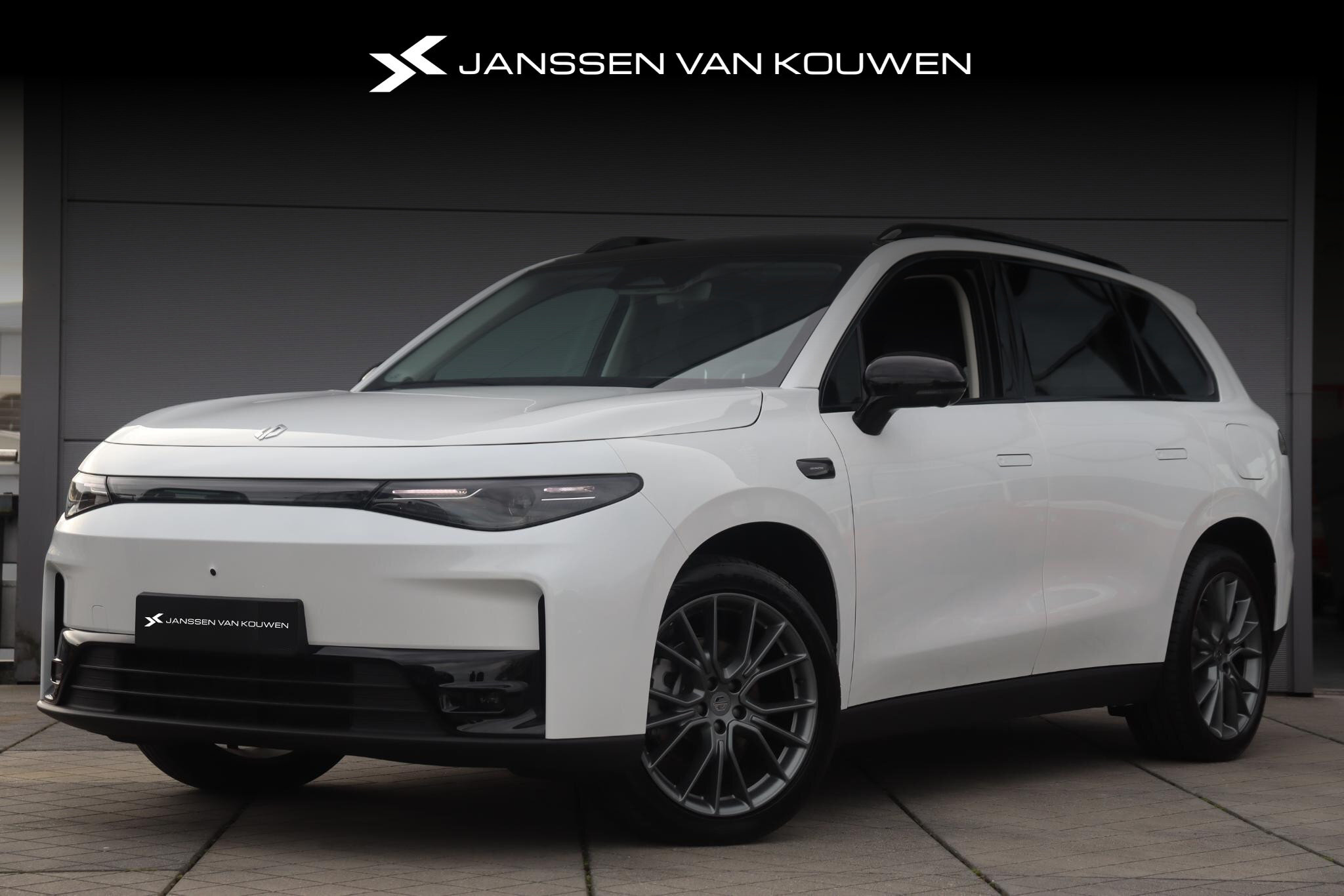 Leapmotor C10 REEV Design 28.4 kWh