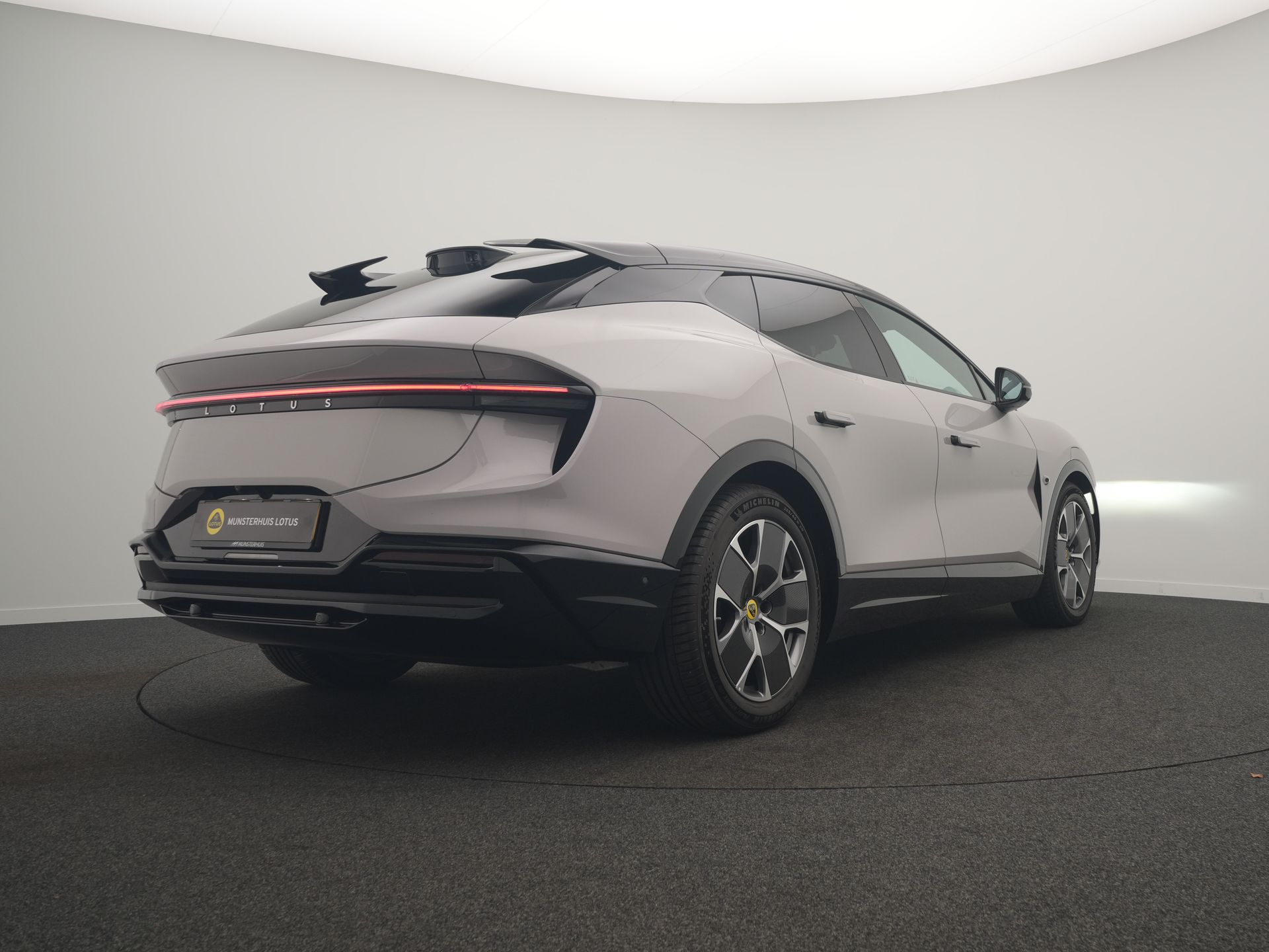 Lotus Eletre 600 4WD - Afbeelding 2
