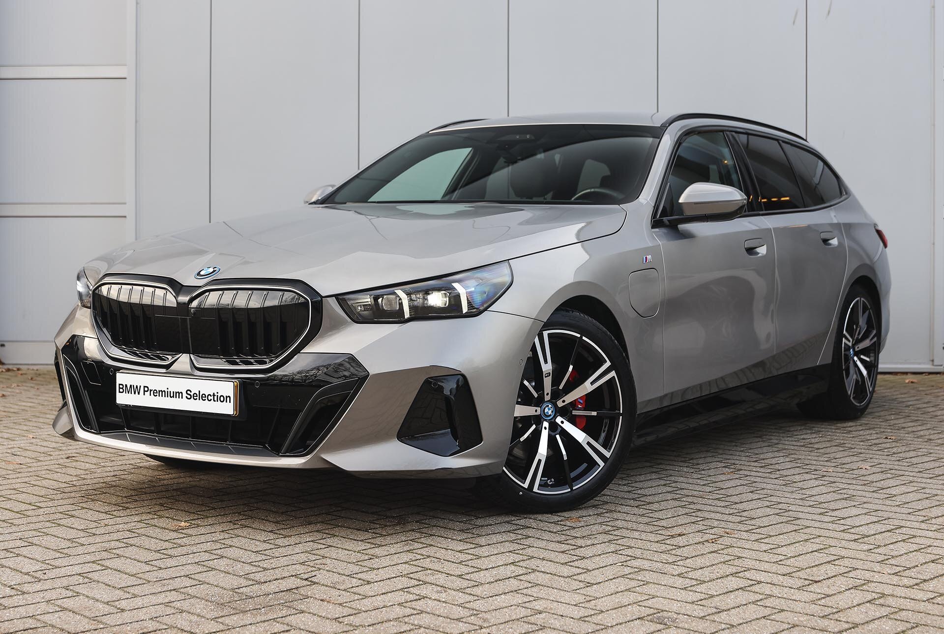 BMW 5 Serie Touring 530e M Sport Automaat - Afbeelding 1