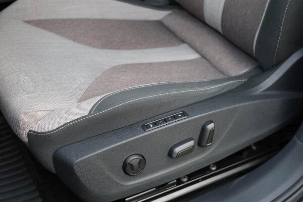 elektrisch verstelb. bestuurdersstoel met geheugen elektrisch verstelb. bestuurdersstoel met geheugen