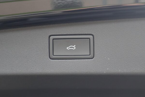 elektrisch bedienbare achterklep met sensorsturing elektrisch bedienbare achterklep met sensorsturing