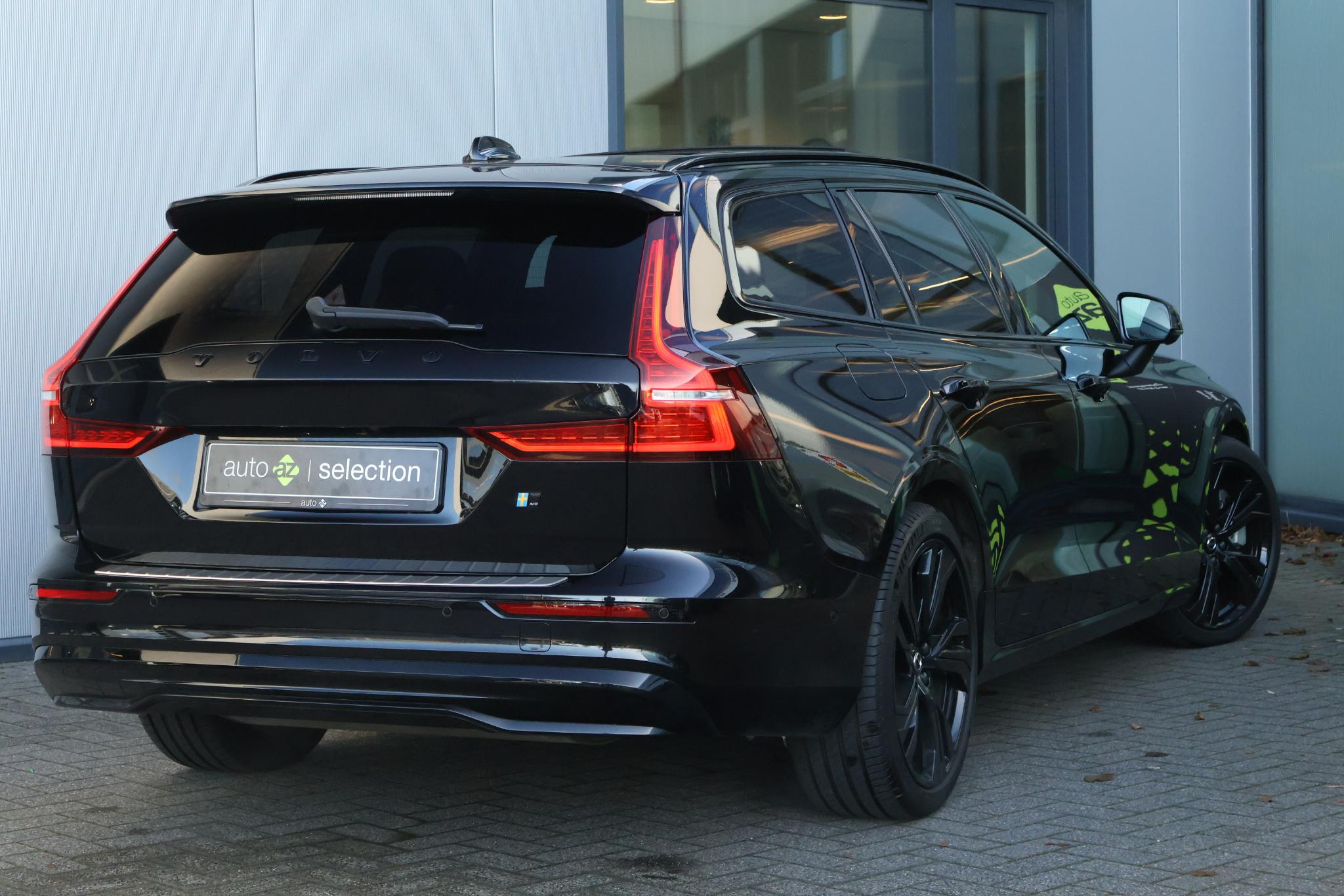 Volvo V60 2.0 T6 Plug-in hybrid AWD Ultimate Dark - Afbeelding 2