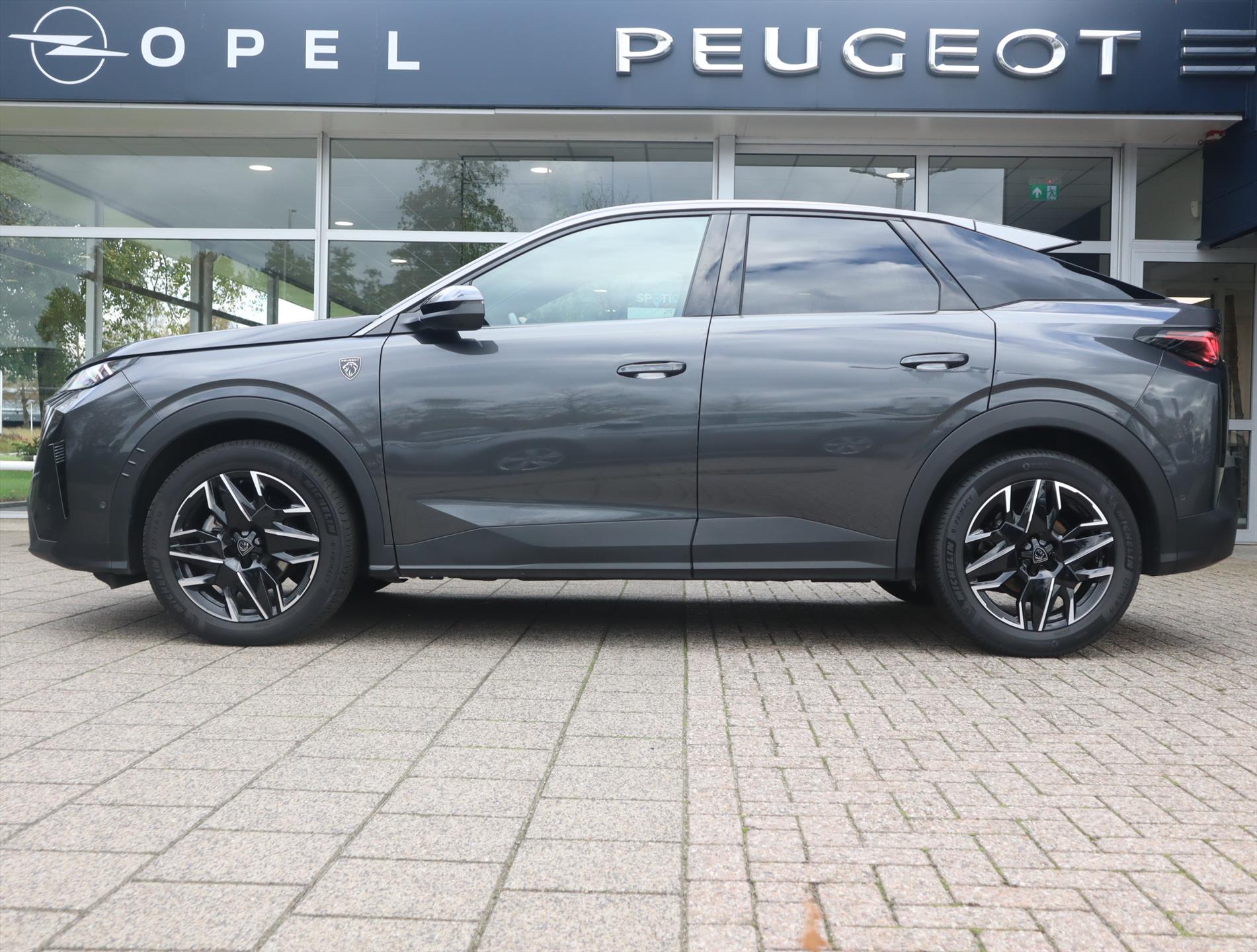 Peugeot 3008 GT MILD HYBRID 145pk e-DCS6 automaat, Rijklaarprijs, 360° Camera Stoel- en stuurverwarming Adaptieve cruise control - Afbeelding 3