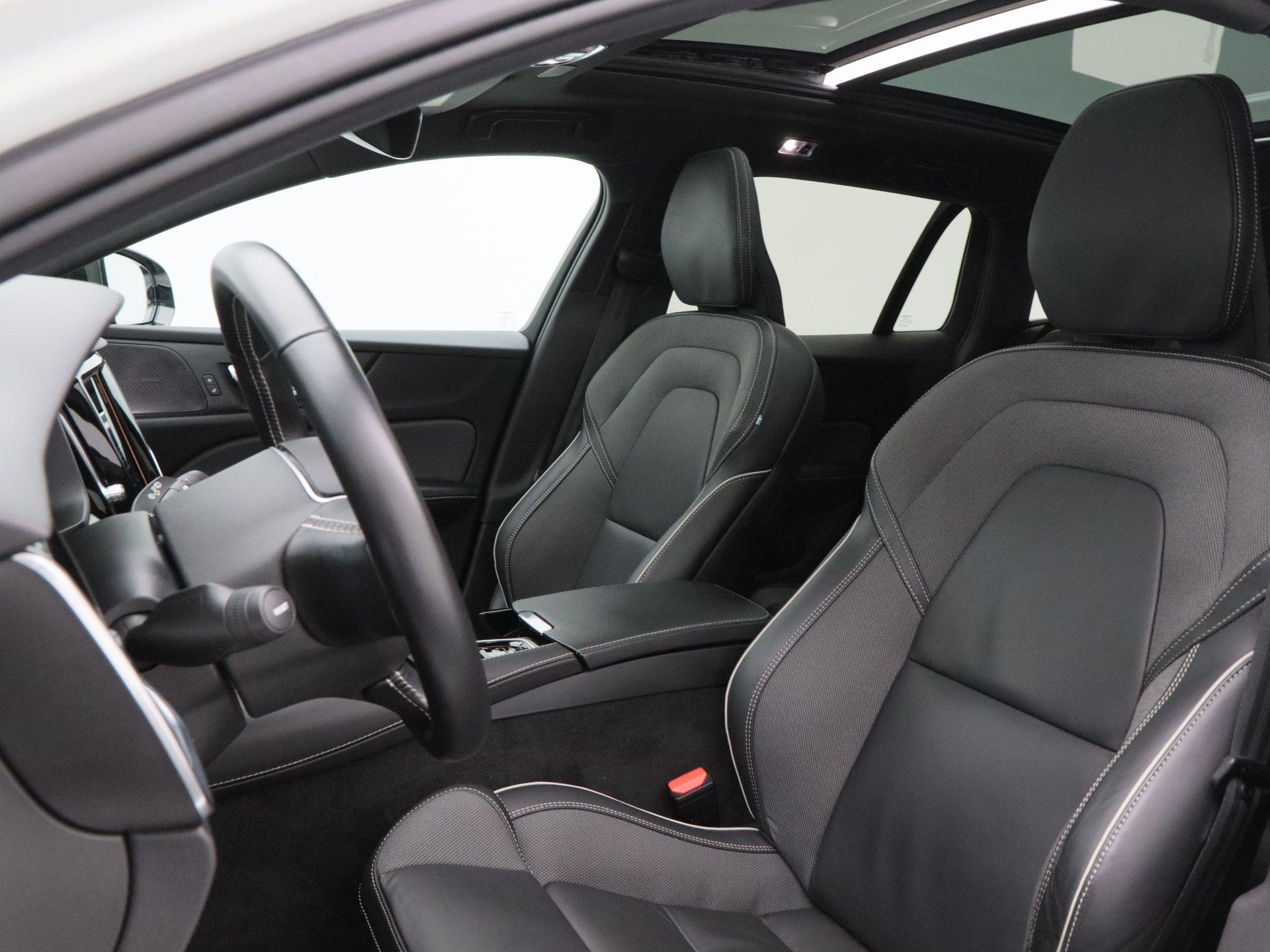 Volvo V60 2.0 T6 340 Pk Automaat Recharge AWD R-Design - Afbeelding 5