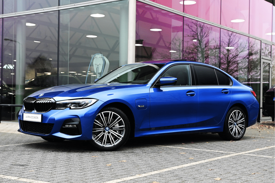 BMW 3 Serie 330e High Executive M Sport Automaat - Afbeelding 1