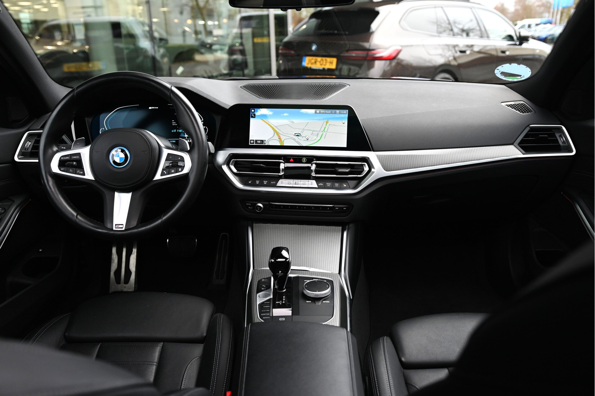 BMW 3 Serie 330e High Executive M Sport Automaat - Afbeelding 3