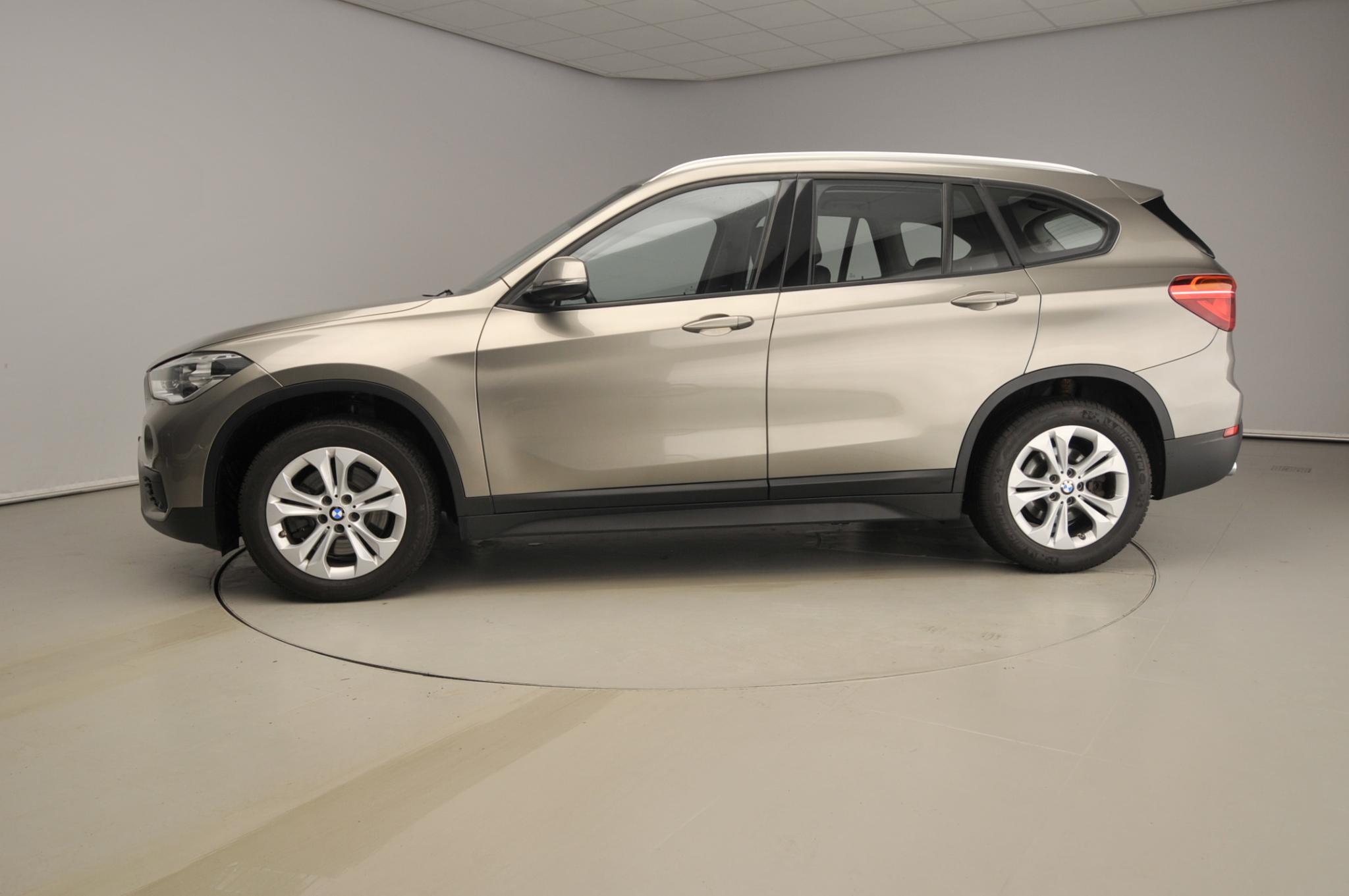BMW X1 sDrive20i High Executive - Bild 2