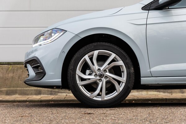 lichtmetalen velgen 6-spaaks 17" lichtmetalen velgen 6-spaaks 17"