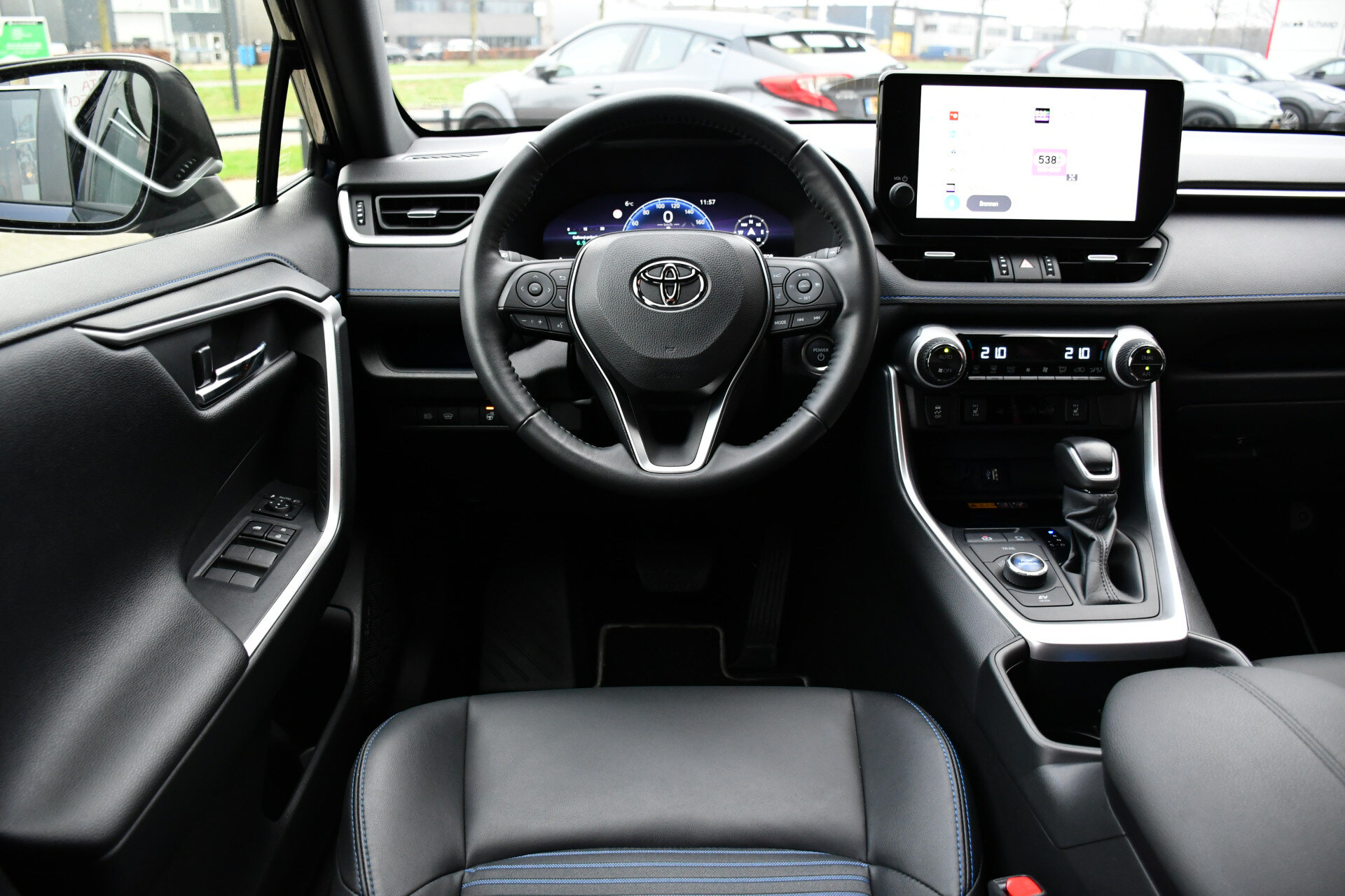 Toyota RAV4 2.5 Hybrid AWD Style Bi-Tone Limited Automaat 222pk - Afbeelding 2