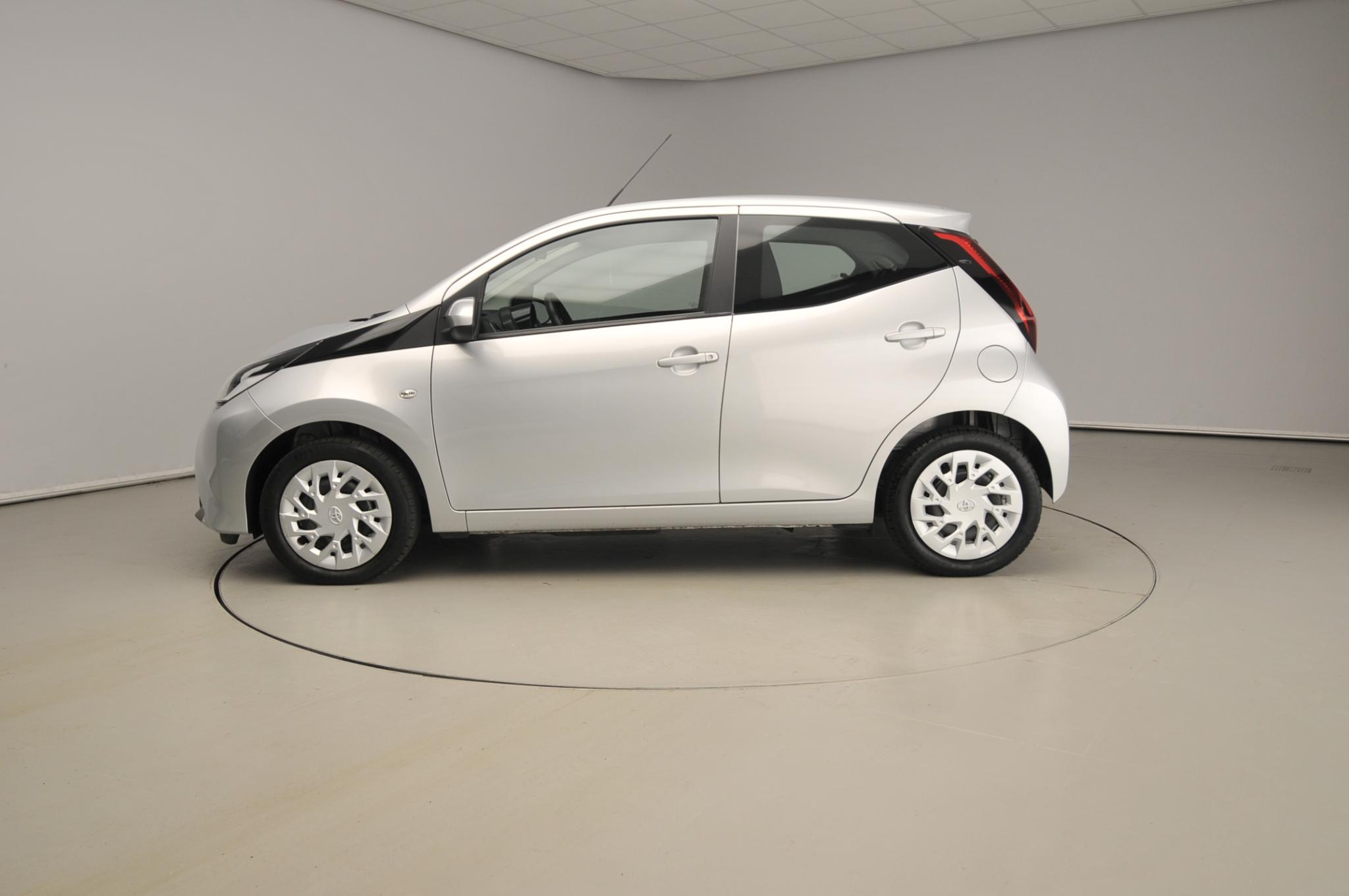 Toyota Aygo 1.0 VVT-i x-play - Afbeelding 2