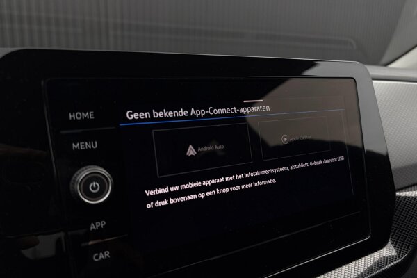 Apple Carplay/Android Auto Apple Carplay/Android Auto