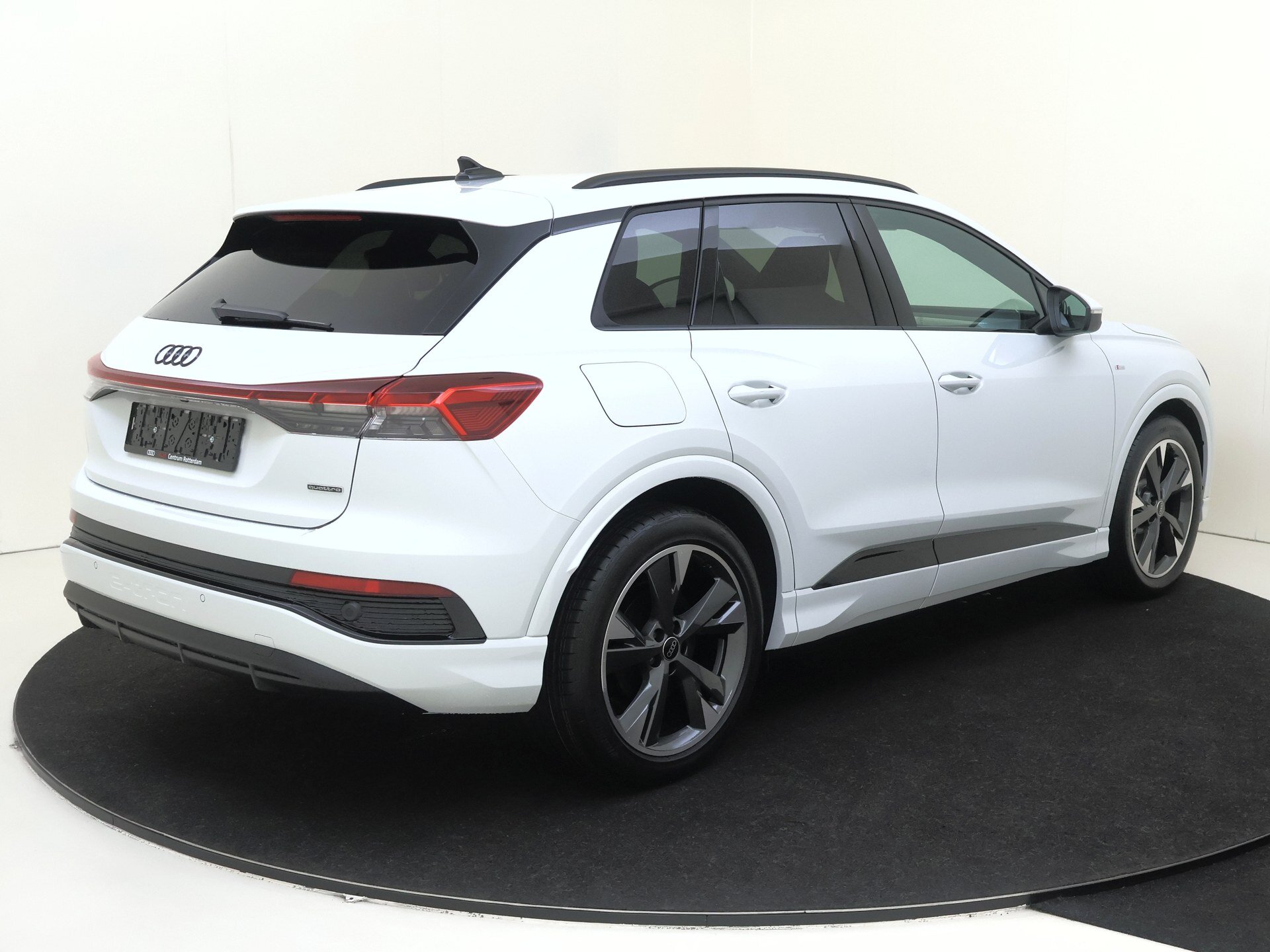 Audi Q4 e-tron 45 quattro S edition Competition - Afbeelding 2