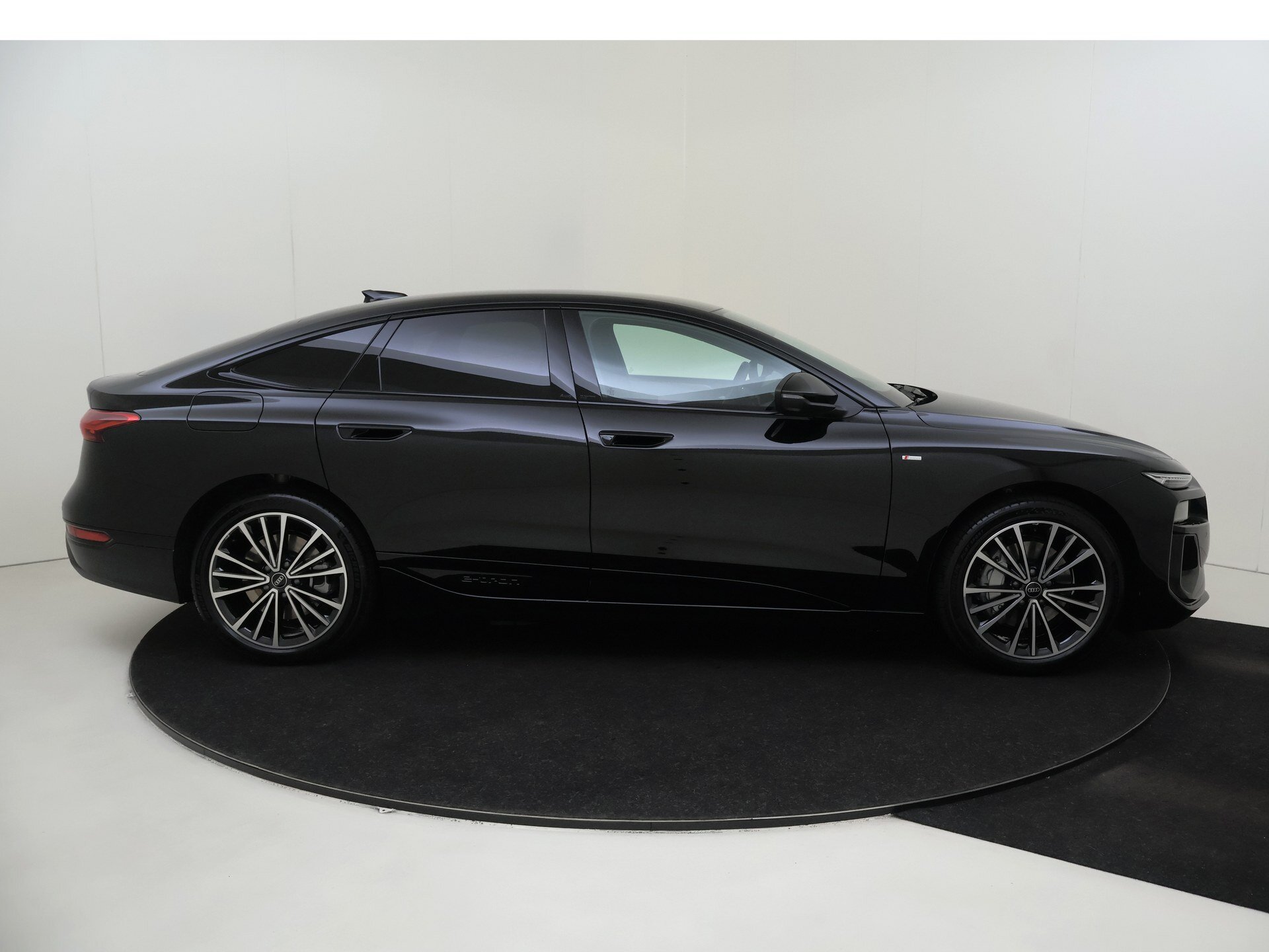 Audi A6 Sportback e-tron Perfomance Advanced Edition - Afbeelding 3