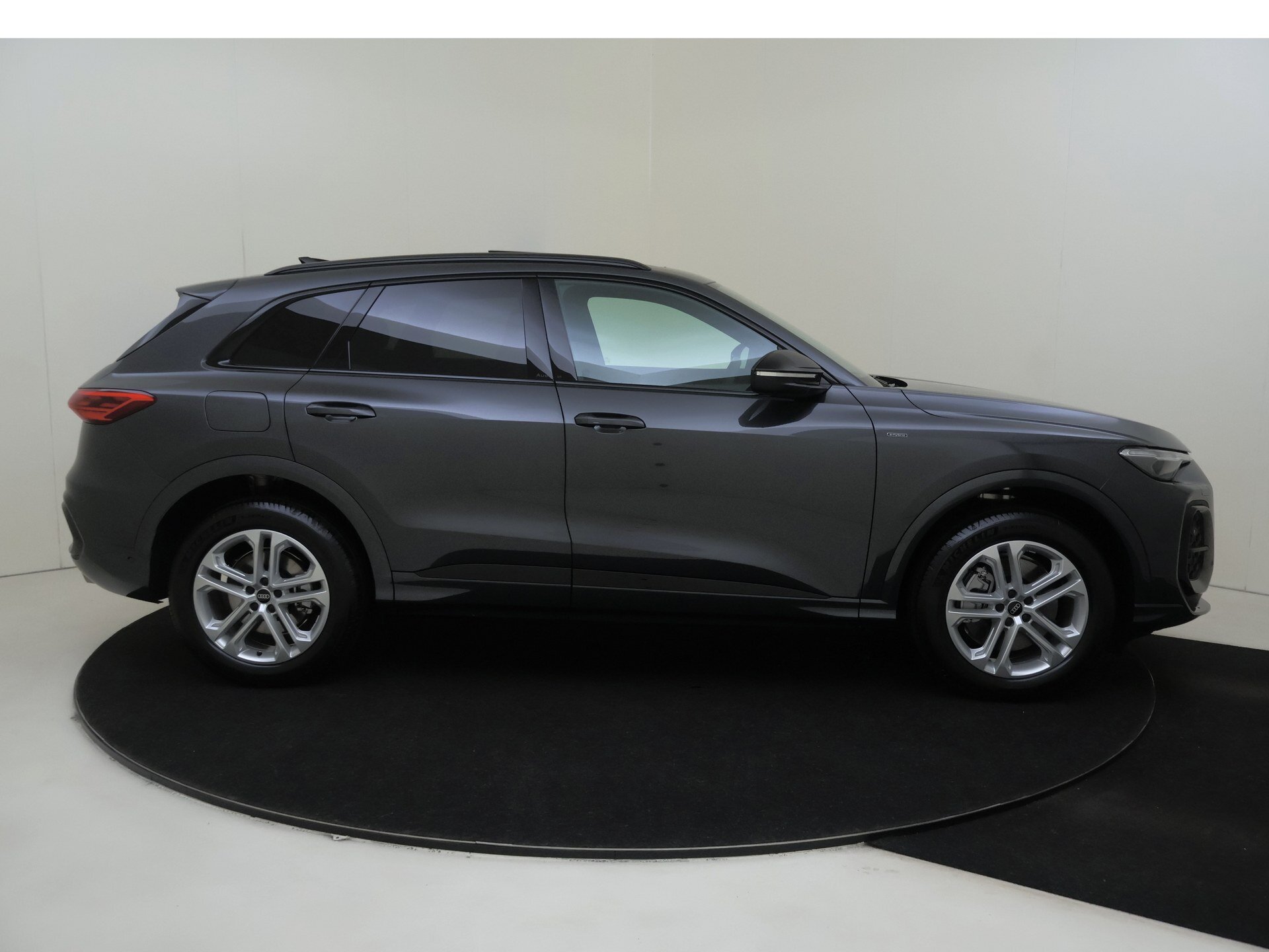 Audi Q5 e-hybrid quattro S tronic 299pk - Afbeelding 3