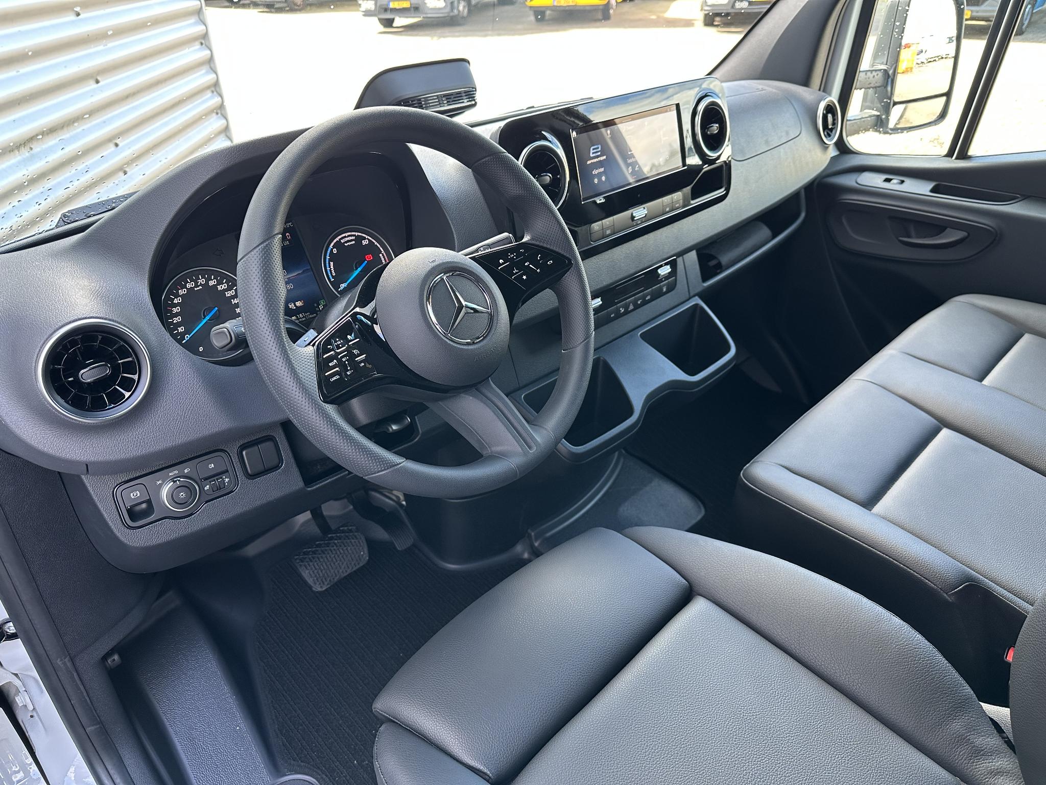 Mercedes-Benz eSprinter 81kWh Geisoleerde Bakwagen 4250kg GVW - Afbeelding 5