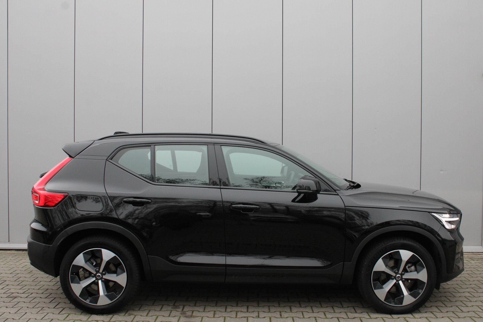 Volvo XC40 B4 Plus Dark - Afbeelding 3